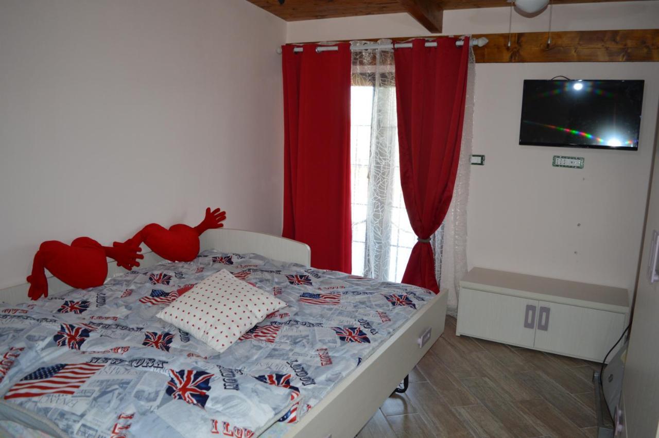 Villa Carmen Castel Volturno Bagian luar foto