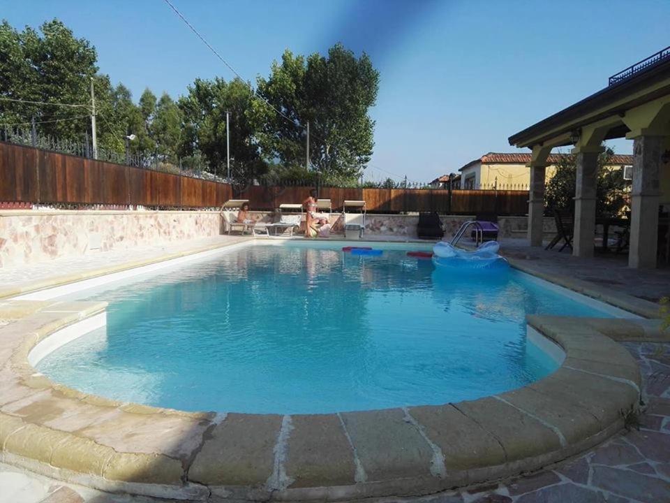 Villa Carmen Castel Volturno Bagian luar foto